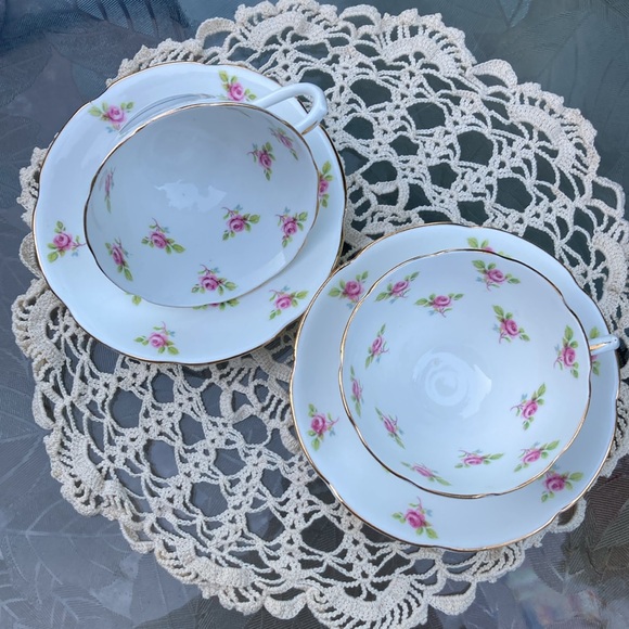 Collingwoods Bone China Set of 2 Teacups and Saucers Pink Roses Gold Detailing - Picture 5 of 13